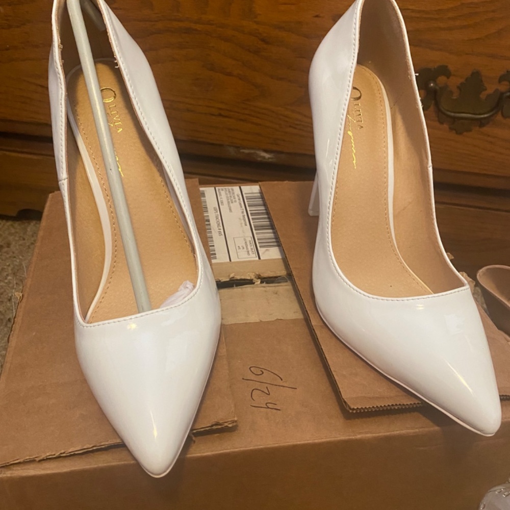 Shoes - Picture 13 of 16